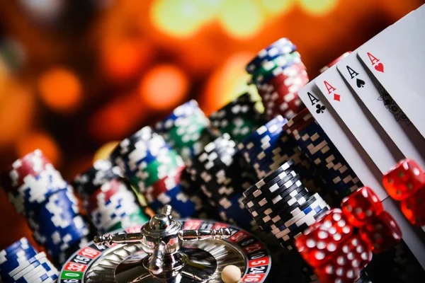 Live Capsa Banting table with dealer and players